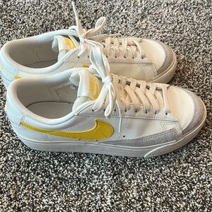Nike Blazers Low Platform